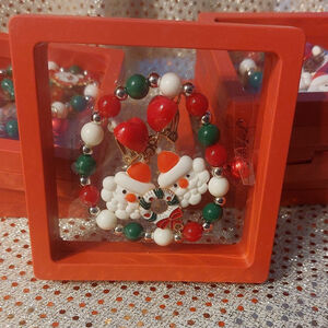 Christmas Santa & Wreath Bracelet & clip on Earring Set in a clear 3D box